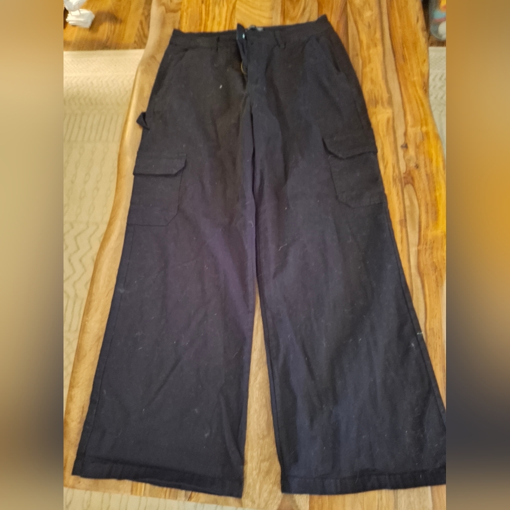 One 5 One Black Wide-Legged Cargo Pants